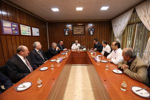 بازدید معاون وزیر و هیئت همراه بهداشت و درمان کشور بلاروس از مرکز قلب و عروق شهید رجایی: عکس شماره 5 / 12